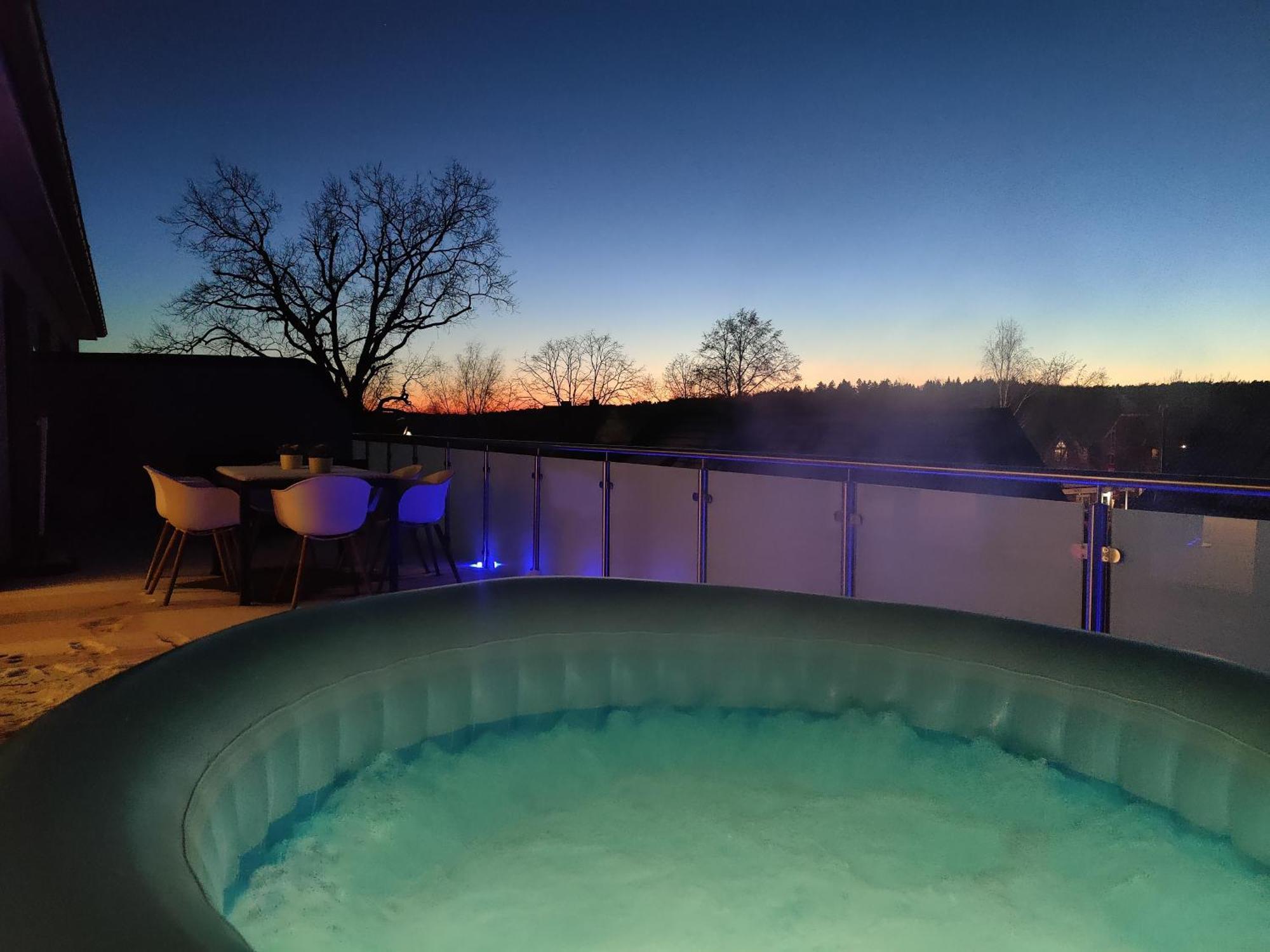 Penthouse Mit Whirlpool Im Herzen Von Niedersachsen Burgwedel  Exterior foto